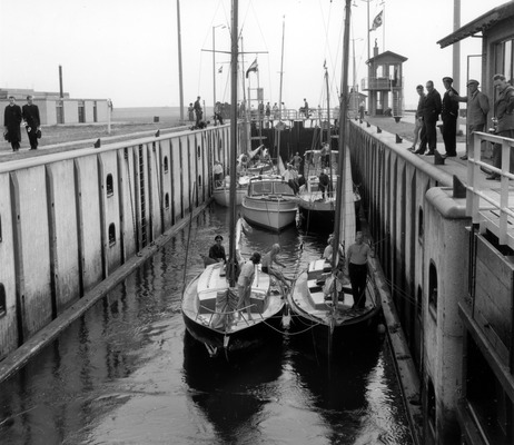 Bestand:Schutsluis1.jpg