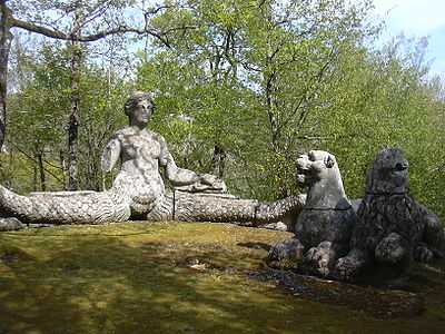 Bestand:Mathilde Tuin Bomarzo.jpg