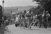 Cees Priem (op kop) in actie tijdens het NK 1974 in Hoogerheide, foto: Wikimedia Commons