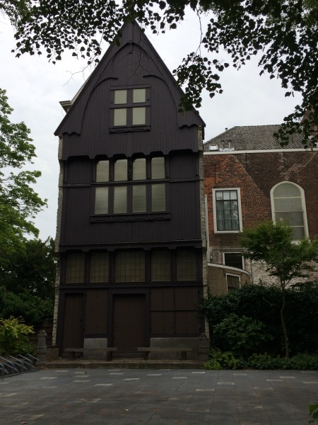 Bestand:KZGW houtengevel.jpg