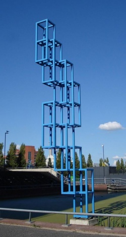 Kunstwerk Space Time I in Rotterdam Alexanderpolder, bron: Wikimedia Commons